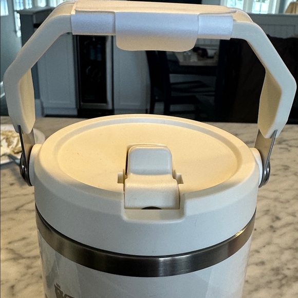 Stanley The Iceflow Tumbler with Flip Straw 40 oz nwt $50 Calcite Calcutta - Picture 4 of 7